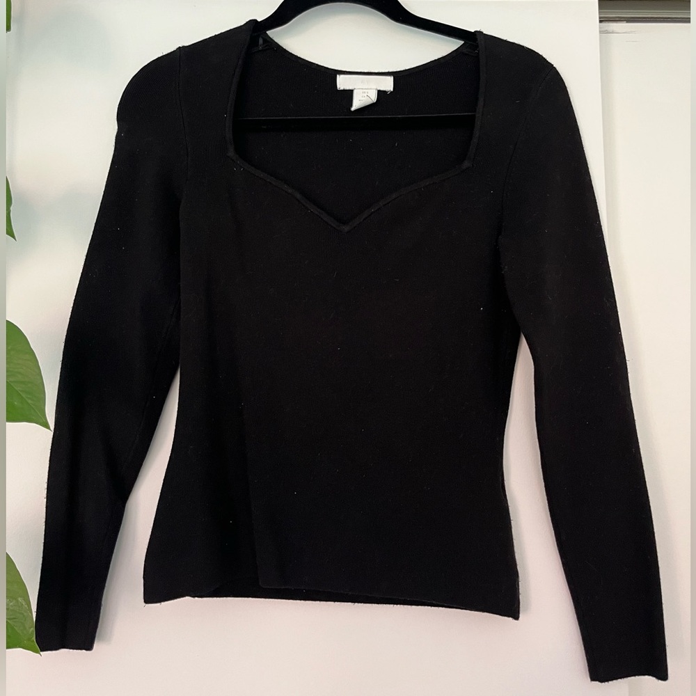 H&M sweetheart neckline knit top